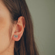 BRINCO DE PRATA ENVELHECIDA LAÇO COM DETALHES EM ZIRCONIA HUMANIZADA