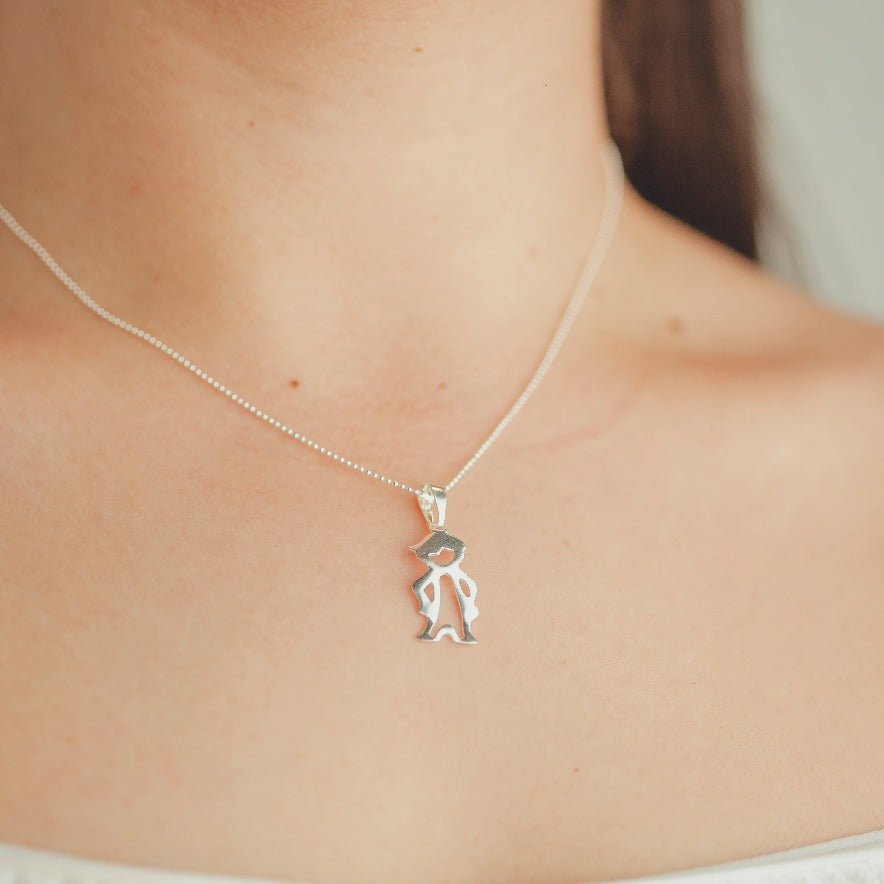 PINGENTE DE PRATA SILHUETA MENINO GRANDE HUMANIZADA