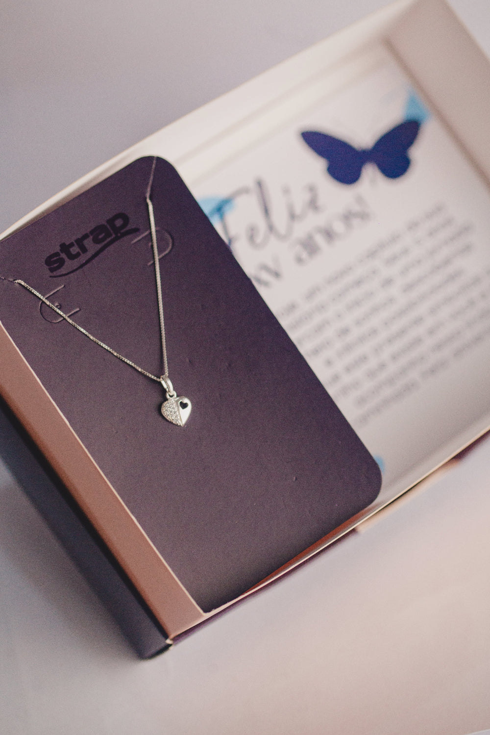 PRESENTE PARA XV ANOS COLAR COM PINGENTE DE PRATA MINI CORAÇÃO CRAVEJADO